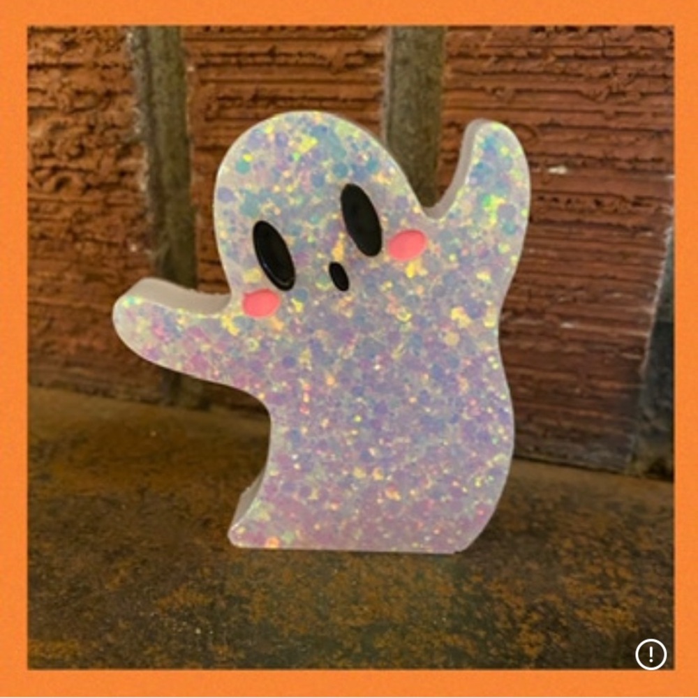 Groovy Glitter Ghostie Halloween Shelf decor, 3 Tier Decor
